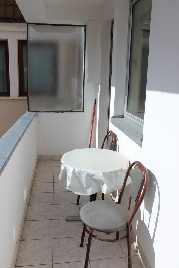 Teona Apartment Ohrid Bagian luar foto